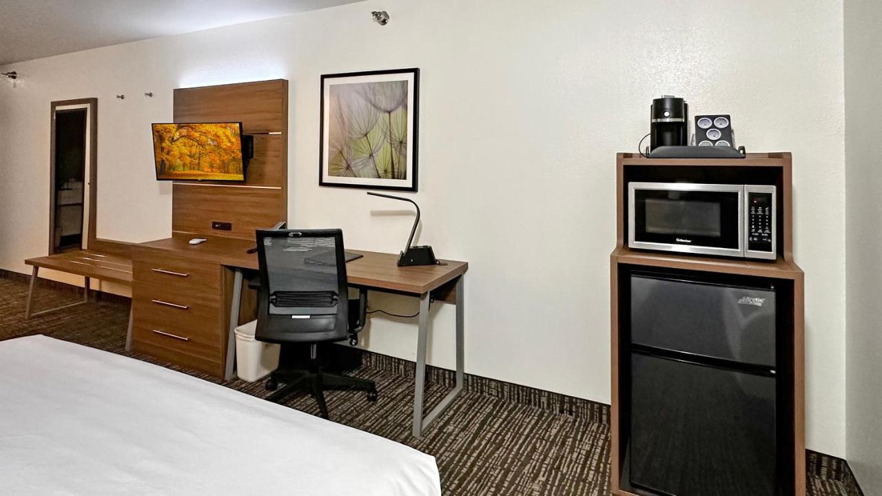 Estherville Hotel & Suites Zewnętrze zdjęcie
