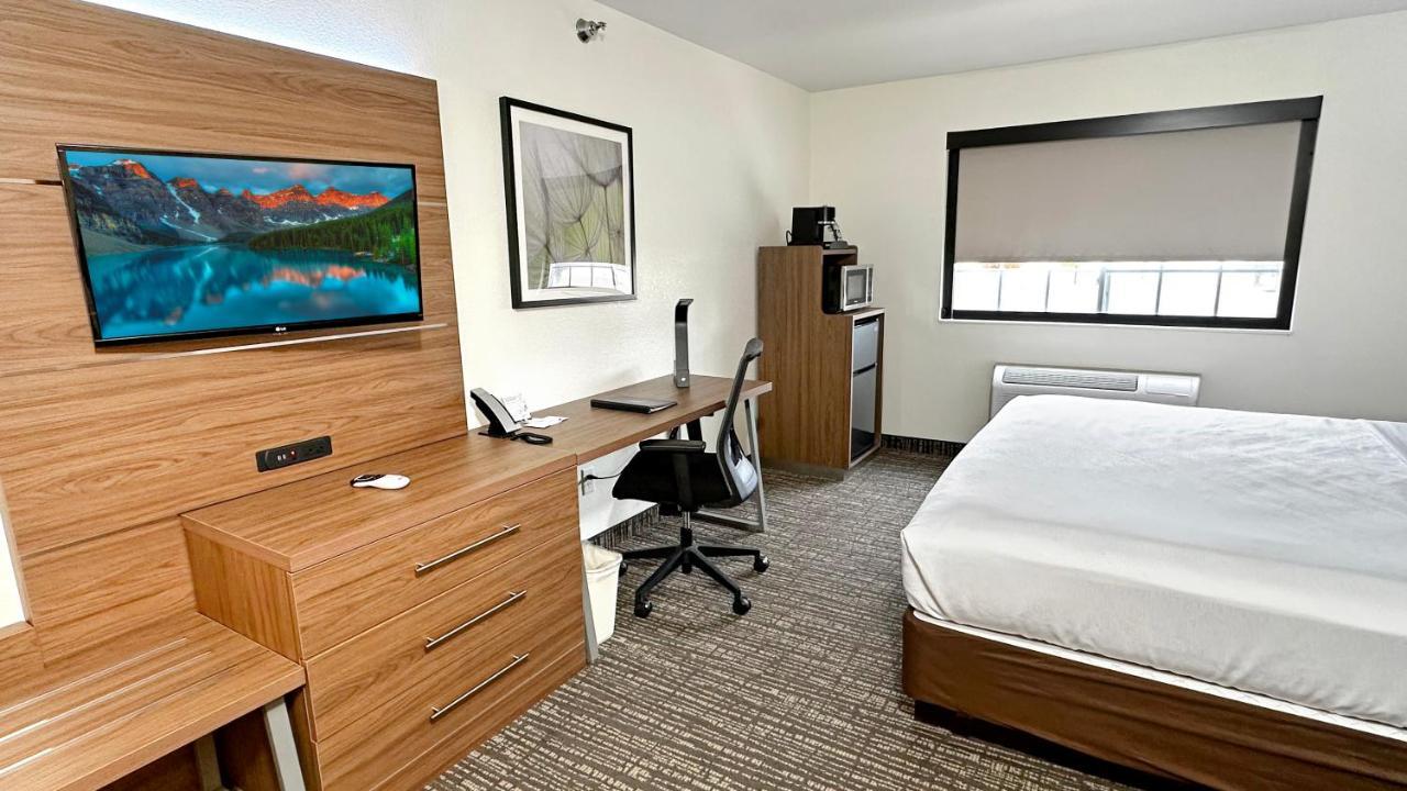 Estherville Hotel & Suites Zewnętrze zdjęcie