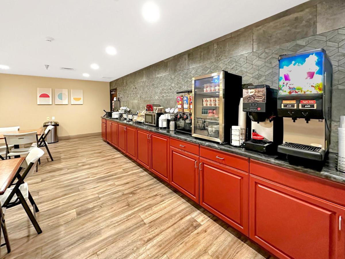Estherville Hotel & Suites Zewnętrze zdjęcie