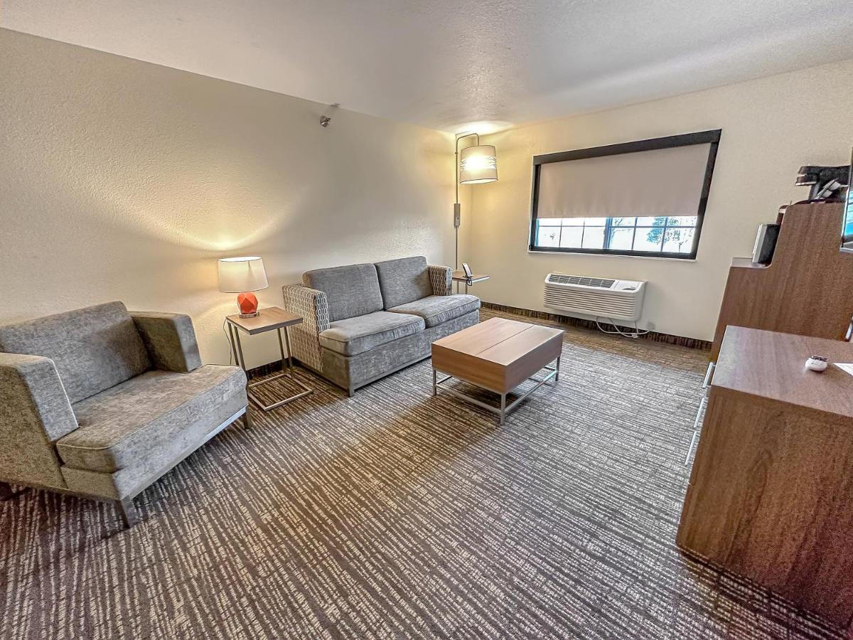 Estherville Hotel & Suites Zewnętrze zdjęcie